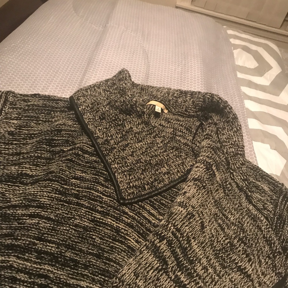 Sweater - Picture 4 of 4
